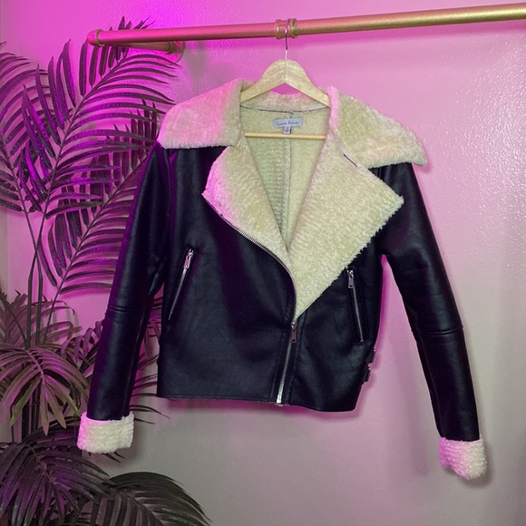 LOVE TREE - BLACK SHERPA LEATHER COAT - Picture 10 of 11